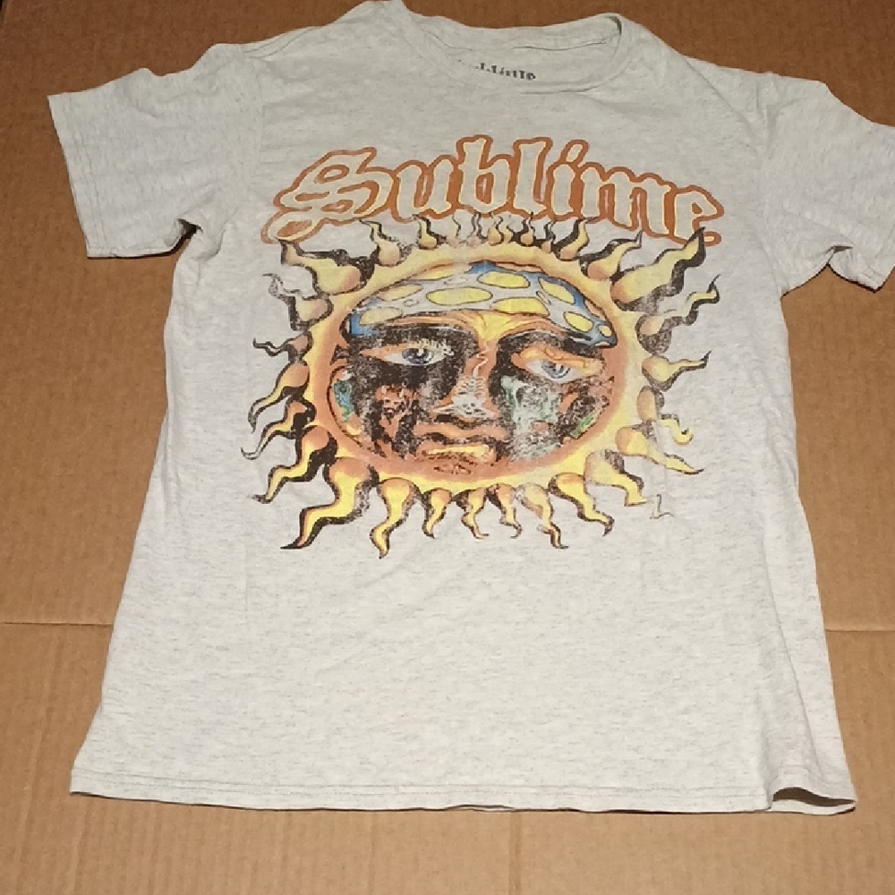Hot Topic Girls Sublime T-Shirt size Small